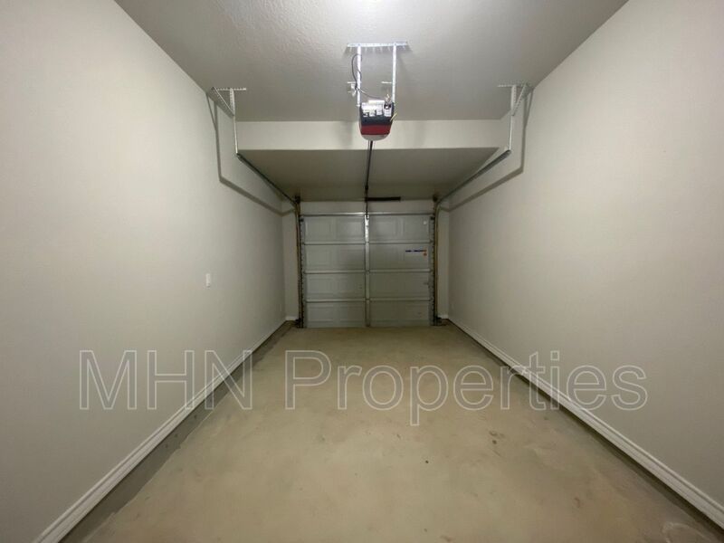 3 bed/2.5 bath/1 car garage townhome located in the heart of Selma, easy access to1604 and I-35! - Photo 12