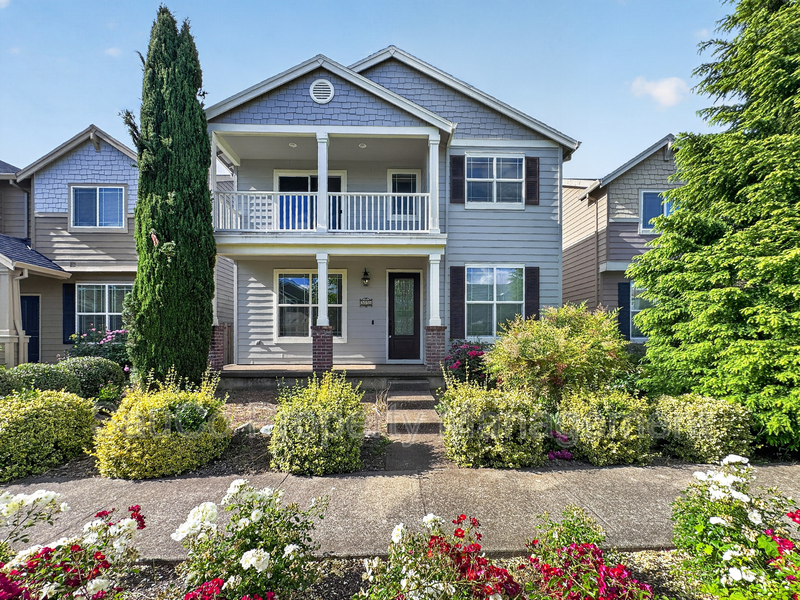 Hillsboro House: 5246 Southeast Redberry Place