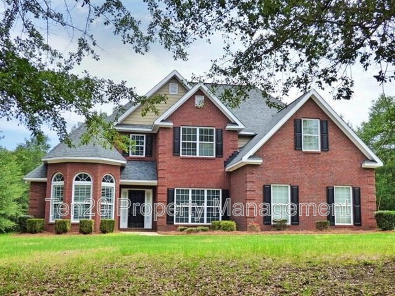 Phenix City House: 8 Misty Forest Drive