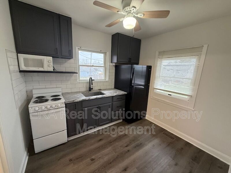 Grove City Condo: 3943 Front St