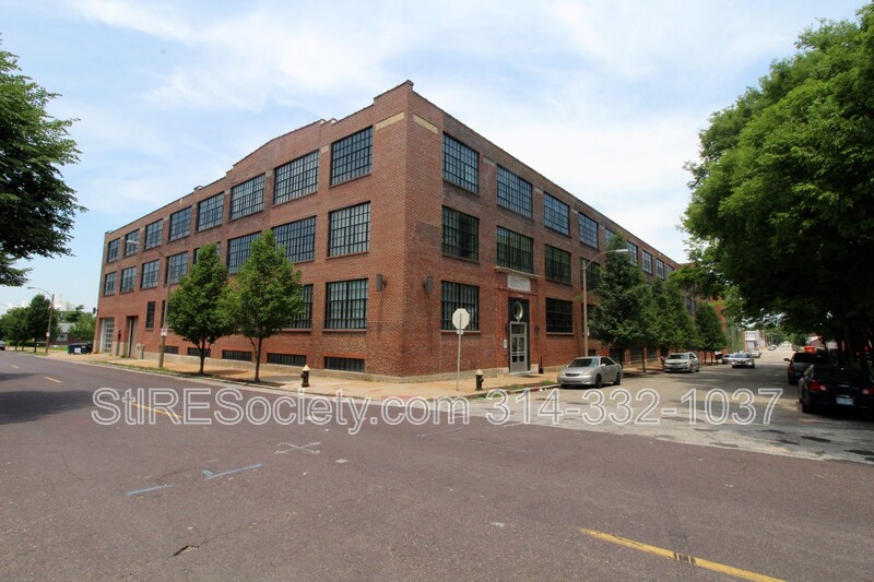 Saint Louis Apartment: 8125 Michigan Ave