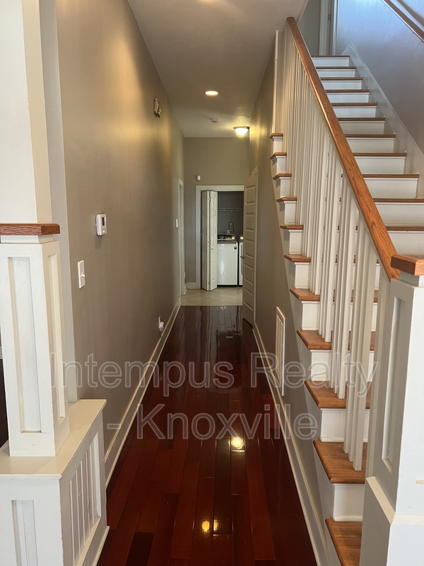 Knoxville House: 229 Deaderick Ave