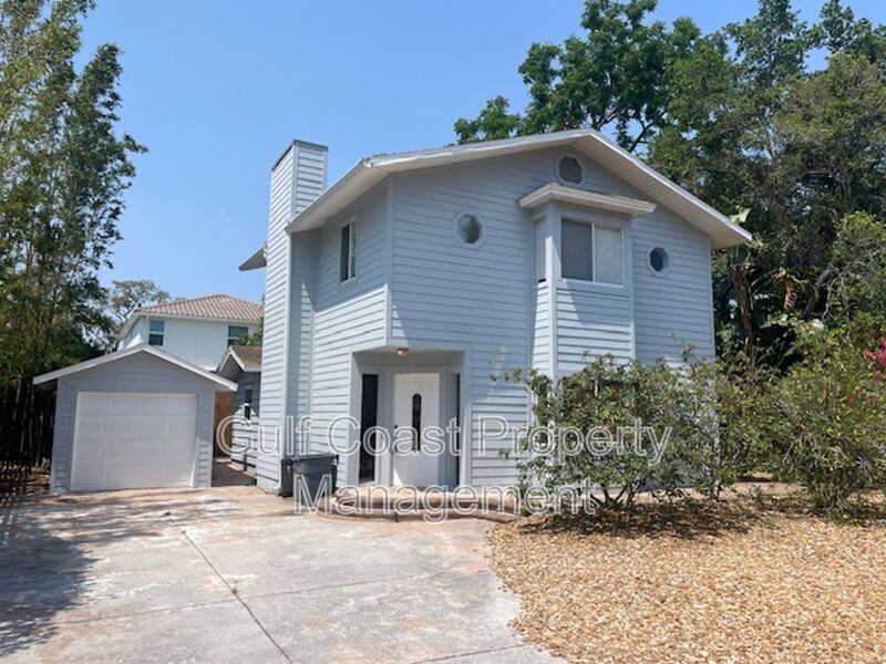 Sarasota House: 1817 Worrington St