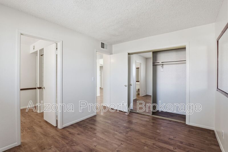 Phoenix House: 21632 N 23rd Ave