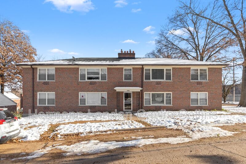 Saint Louis House: 7249 Pasadena Blvd