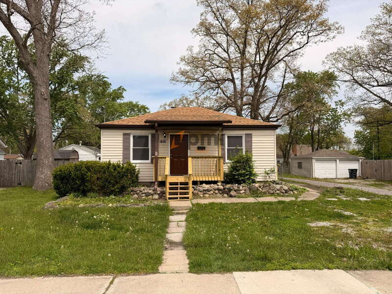 Hobart House: 1416 East 5th Street