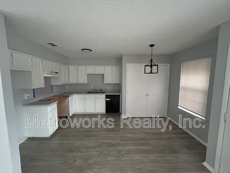 Kennedale Condo: 109 Pine Meadow Dr. - A