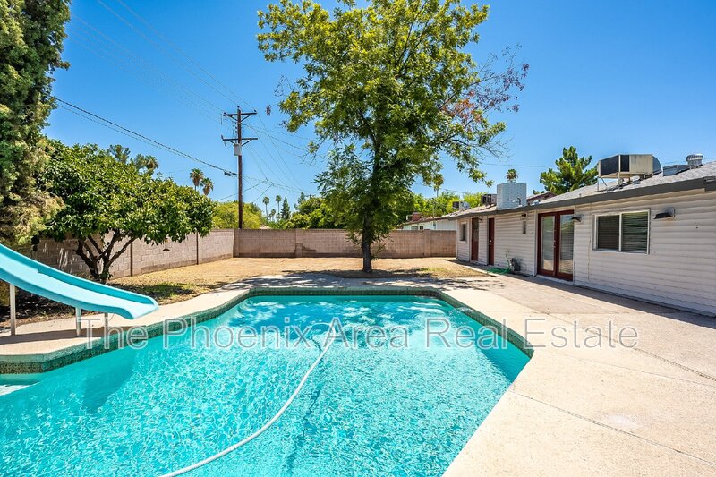 Tempe House: 522 E Balboa Dr