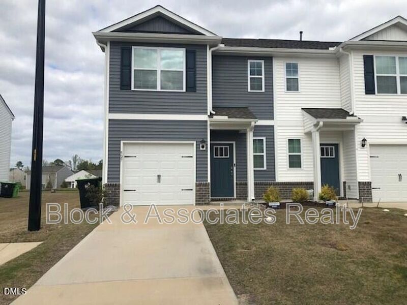 Rolesville House: 527 Belgian Red Way