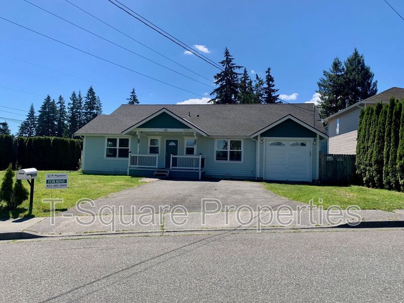 Everett House: 1916 60th St SE