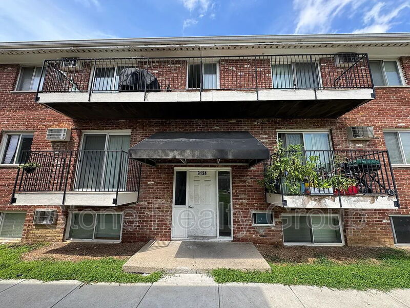Indianapolis Apartment: 9134 E 10th St