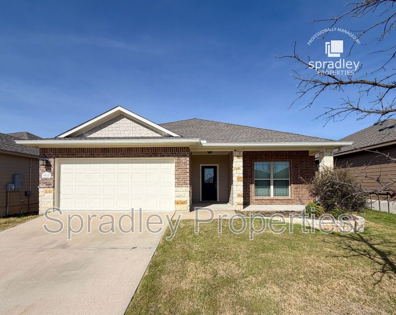 Temple House: 8102 Hawthorn