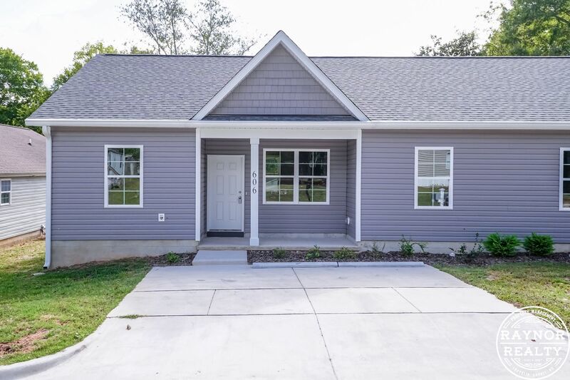 Wake Forest House: 604 - 606 E Pine Ave