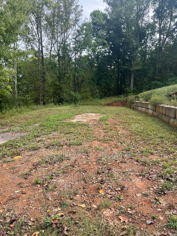 Sweetwater House: 1076 Old Hwy 68