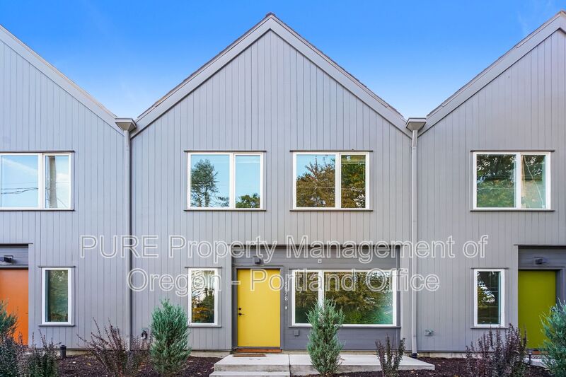 Portland House: 5878 N Harvard St