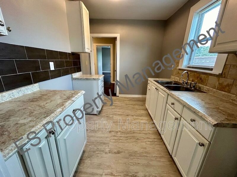 Newly renovated 3 bedroom 2 full bath home just north of Downtown Indy! - Photo 7