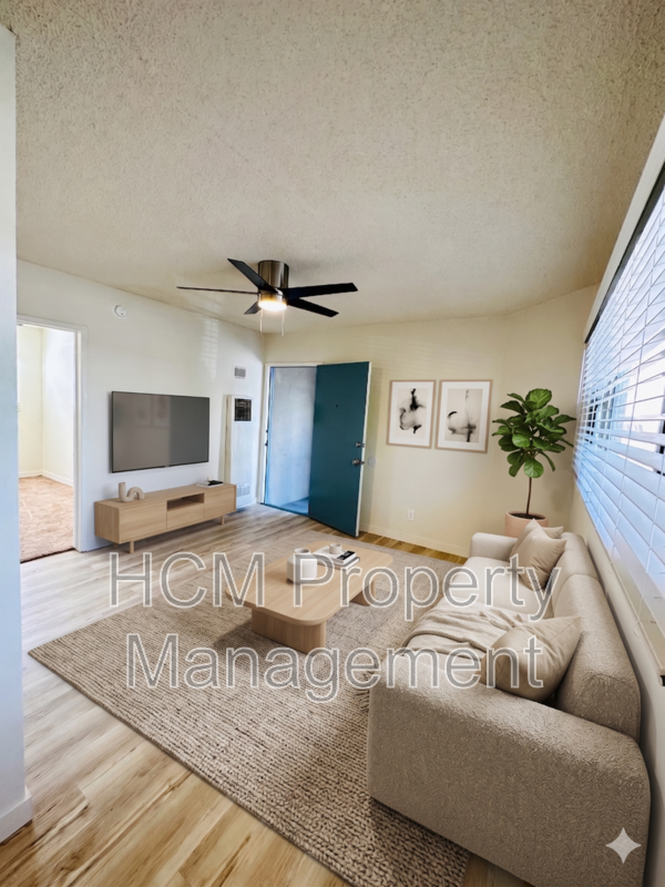 Los Angeles House: 10300 National Blvd