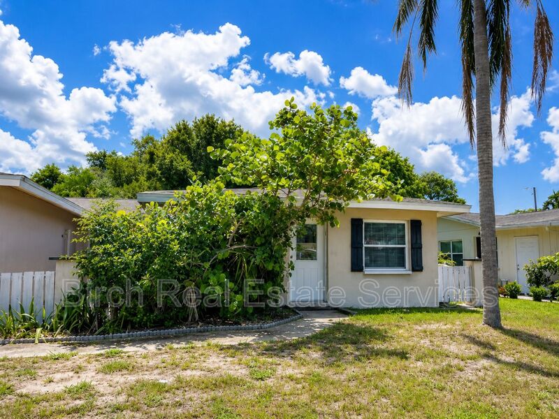 Clearwater House: 1017 Amble Lane