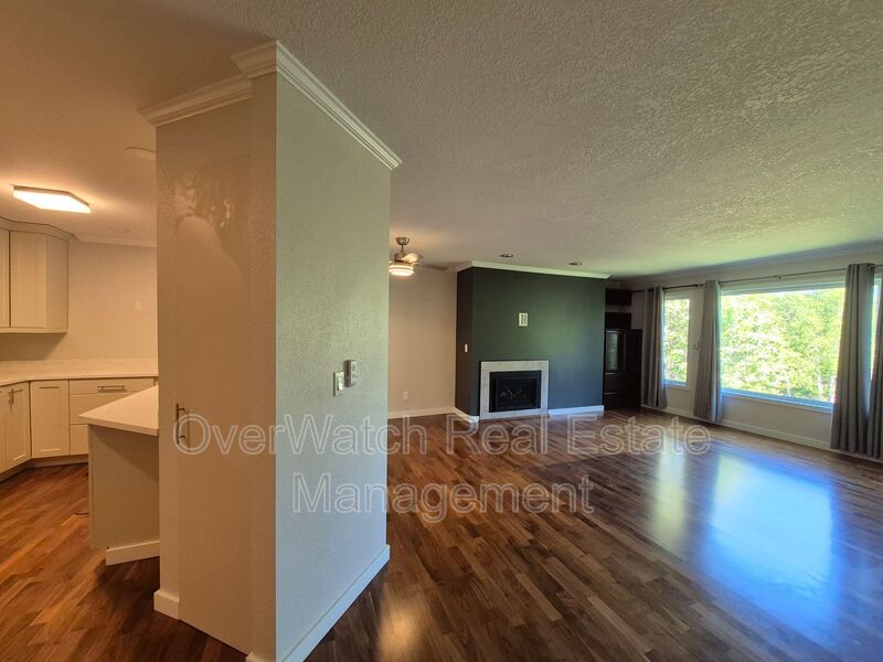 Anchorage Condo: 1300 W 7th Ave