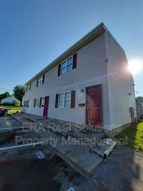 Hillsboro Condo: 203 John St.
