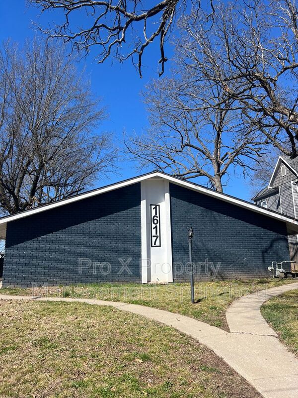 Springfield House: 1617 N Jefferson