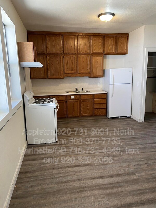 North Freedom Condo: S7559 US 12 D8