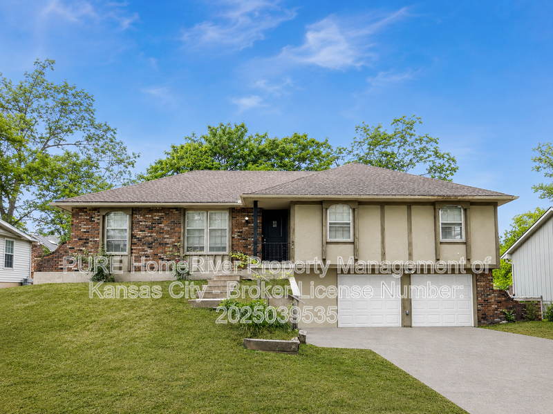 Grandview House: 12733 Oakland Ave