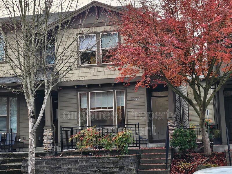 Beaverton House: 11987 SW Horizon Blvd