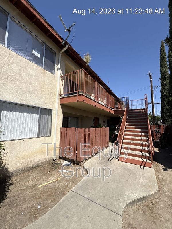 Visalia House: 534 East Myrtle Avenue