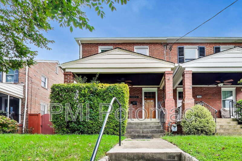 Washington House: 1849 S Street Southeast