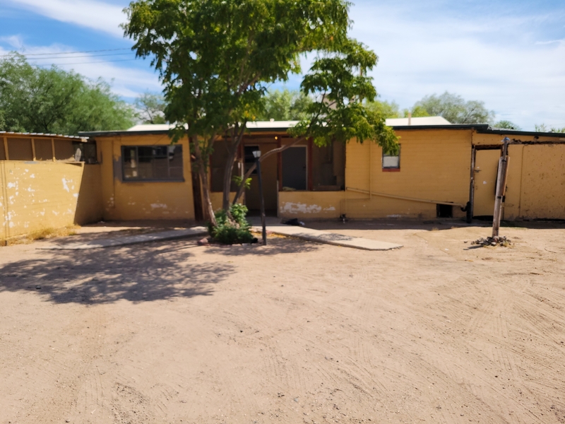 Tucson House: 461 West Thurber Road-2