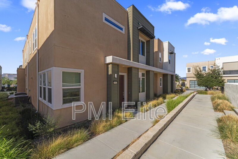 Valencia Condo: 26912 West Winding Trail Court
