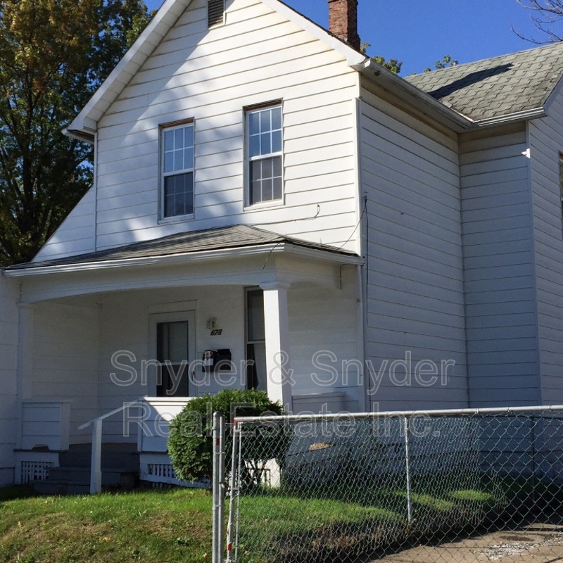 Akron House: 678 Kling St