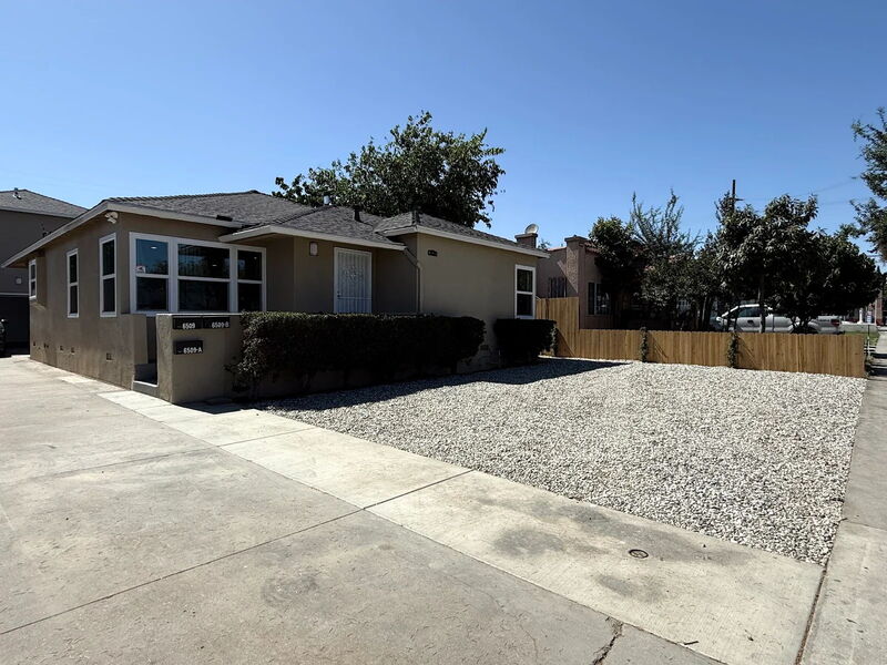 Huntington Park House: 6509 State Street