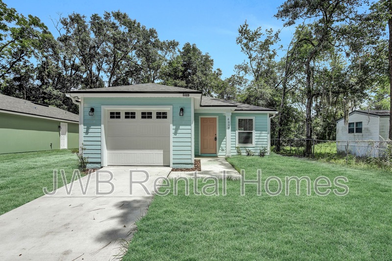 Jacksonville House: 6009 Dunmire Ave