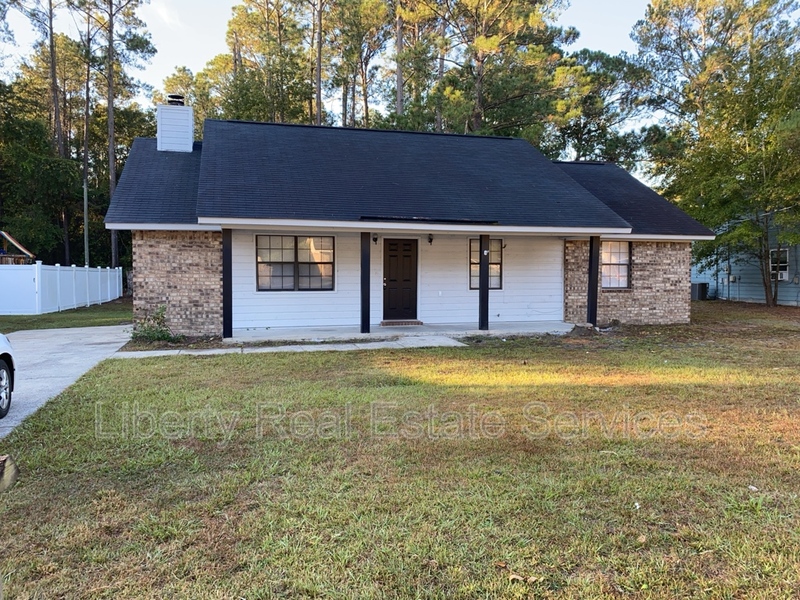 Hinesville House: 129 Deann Dr