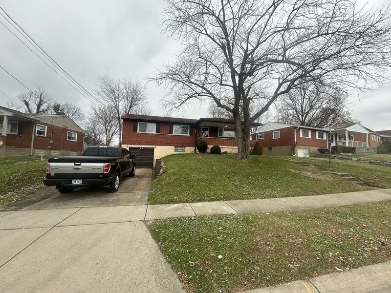 Cincinnati House: 5150 Chantilly Drive