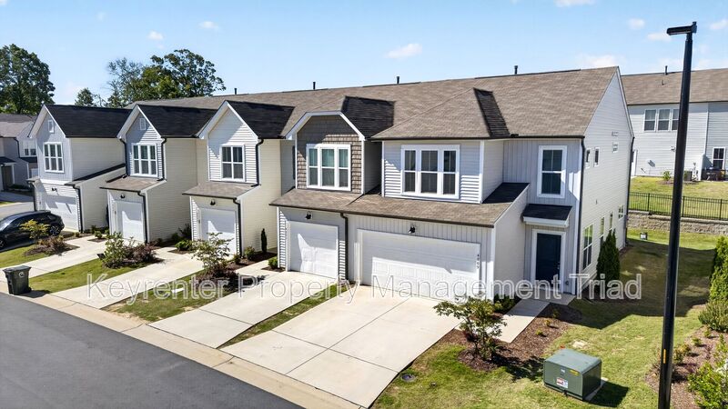 Jamestown House: 4009 Beckton Trail