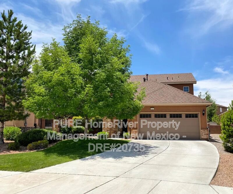 Albuquerque House: 10115 Avenida Vista Cerros NW