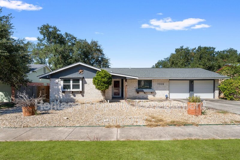 San Antonio House: 7015 Forest Pine Street