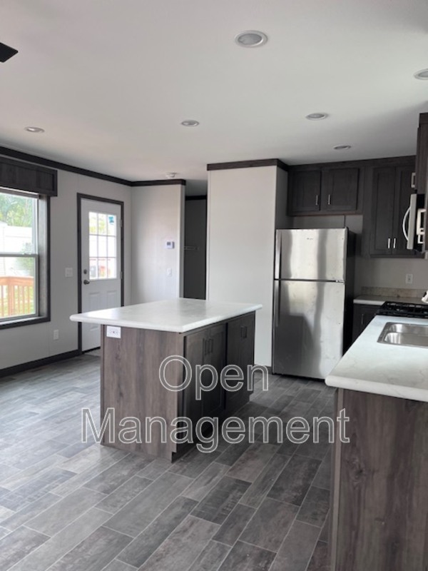 Ankeny House: 2301 Southwest Oralabor Road