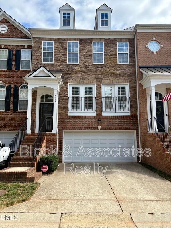 Raleigh House: 2705 Laurelcherry St.