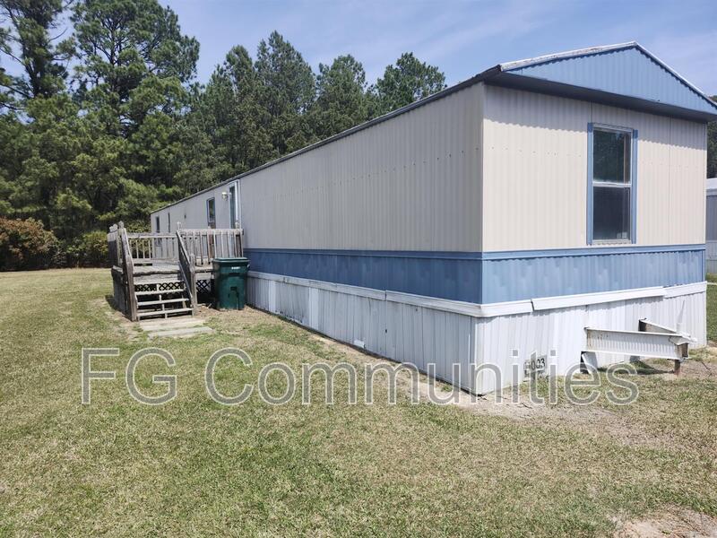 Selma House: 1003 Crystal Blvd