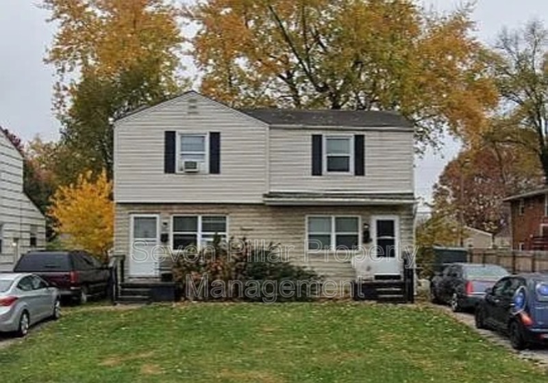 Columbus Townhome: 323 S Napoleon Ave