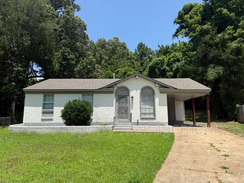 Memphis House: 4200 Clydesdale Dr