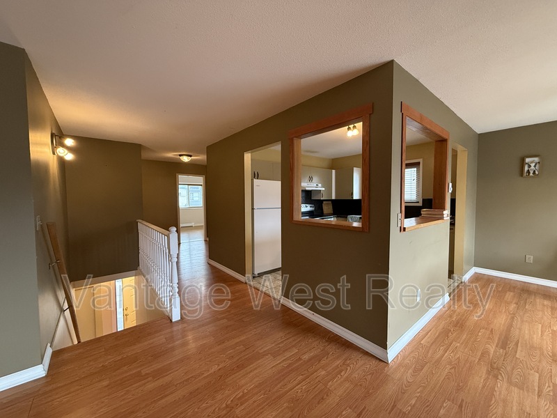 Kelowna Condo: 1-225 Nickel Rd