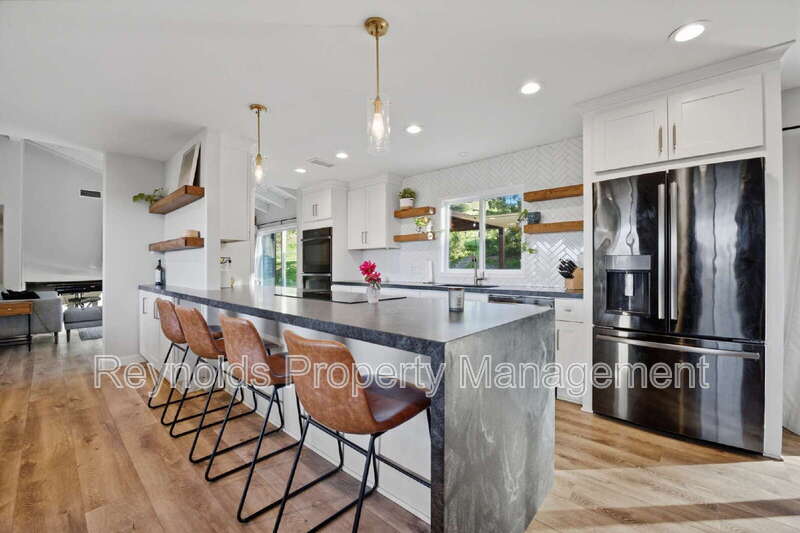 El Cajon House: 1953 Granite Hills Drive