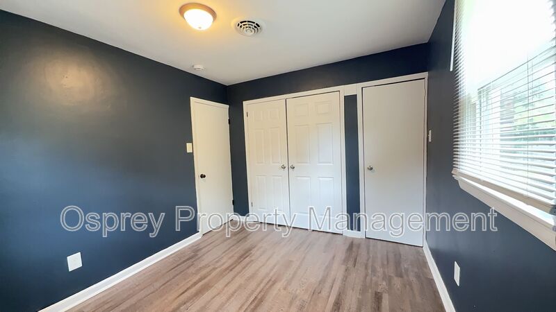 Well-Maintained 3-Bedroom Home with Fenced Backyard & Assigned Parking in Central Chesapeake - Photo 7