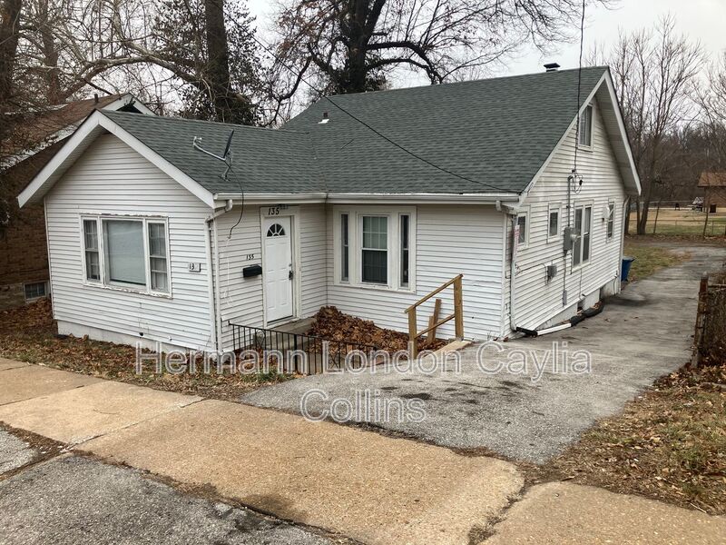 Saint Louis House: 135 Hereford Avenue