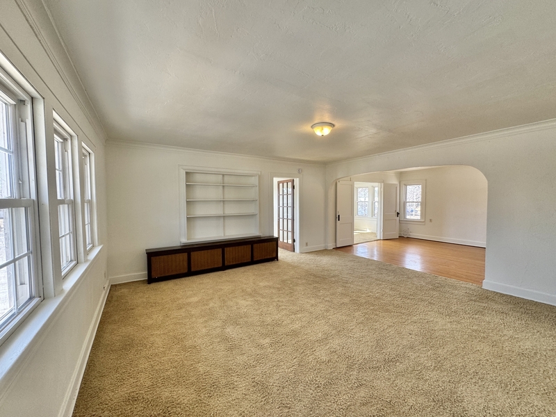 Green Bay Condo: 701 North Chestnut Avenue